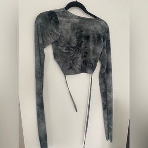 Elements The Label stone wash crop shirt wrap ties fits like S long slee…